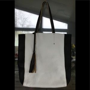 Roots Canada 🇨🇦 Leather Bag